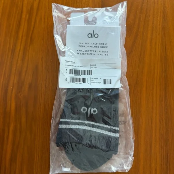 NWT ALO Yoga Unisex Half-Crew Performance Sock in black (Size L) - Picture 2 of 5